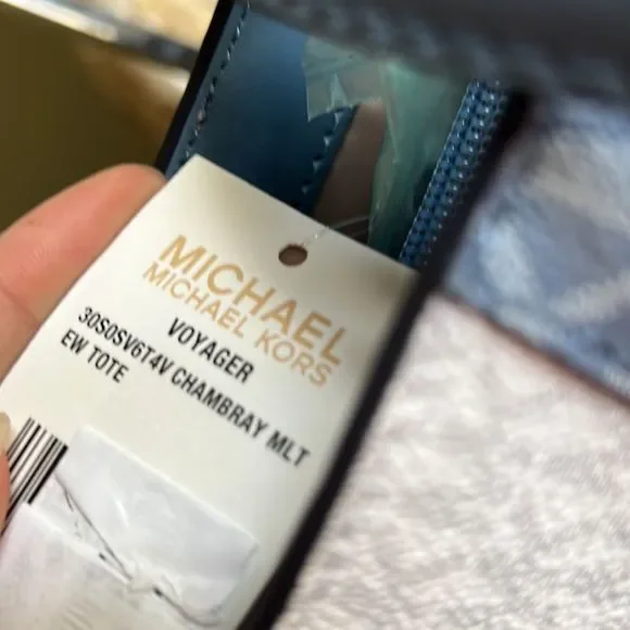 Michael Kors signature logo tote bag - Picture 9 of 12